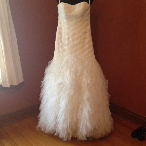 Elegant White Strapless Gown - Picture 1 of 2